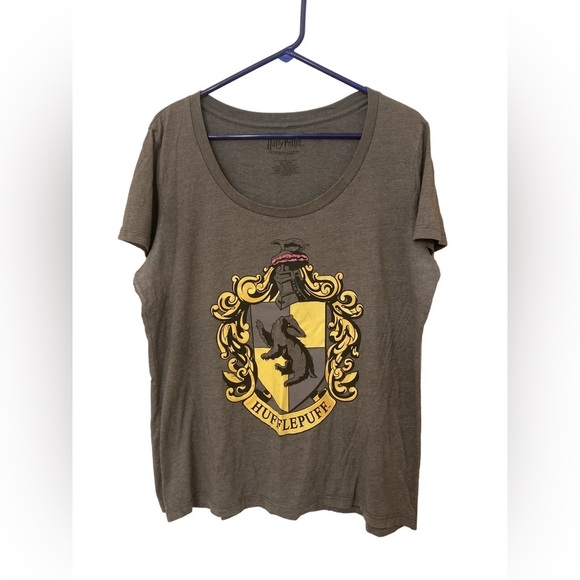 Torrid Harry Potter Hufflepuff T-shirt - Picture 2 of 4